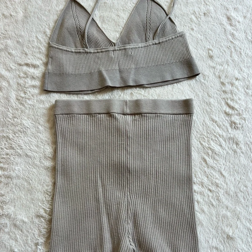 Gray / Cream Ribbed Knit Set - Picture 3 of 4